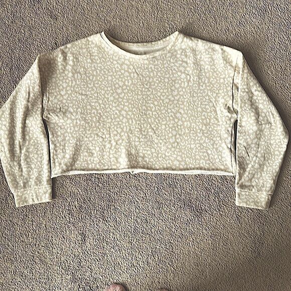 Colsie Fleece Crop Sweatshirt! - Picture 3 of 13